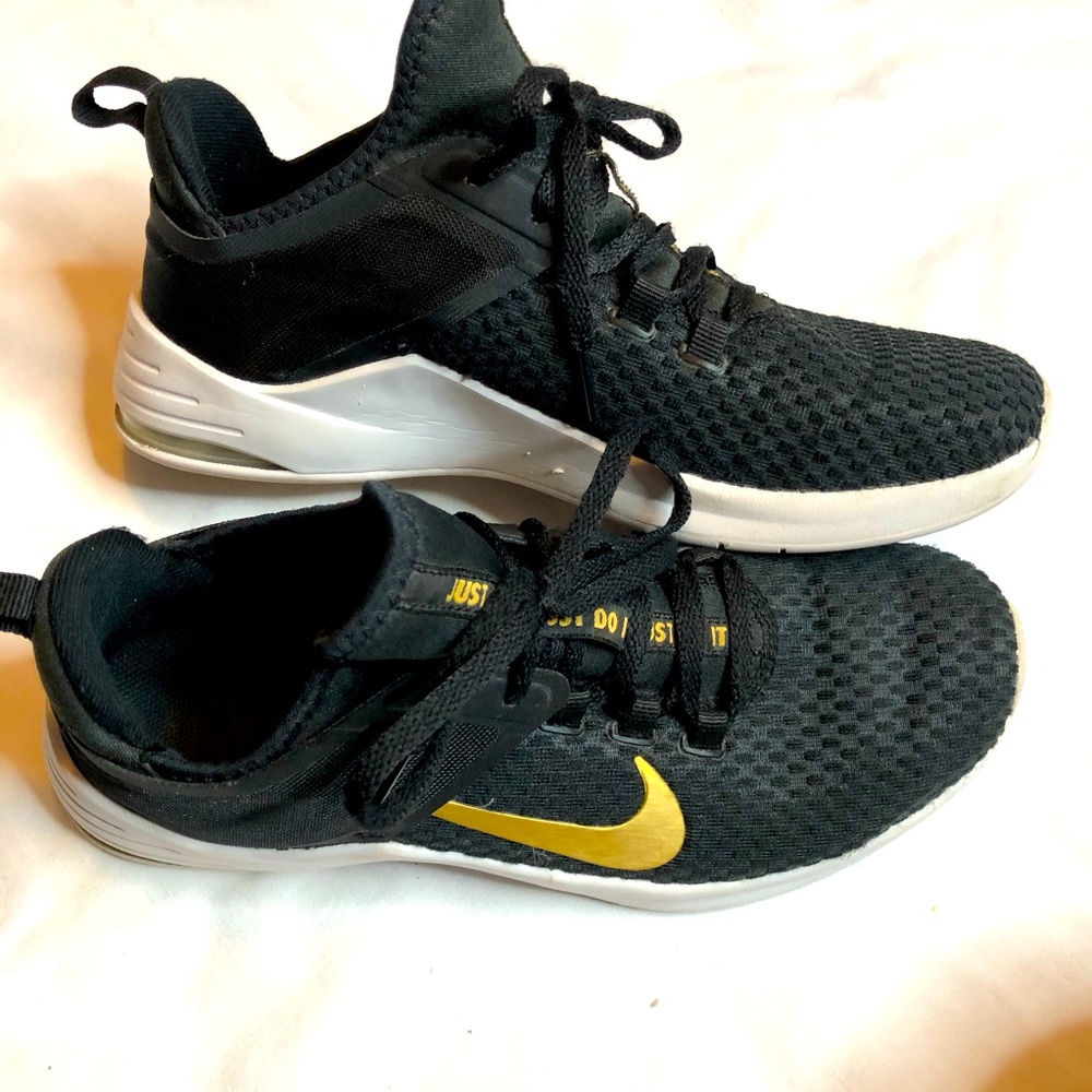 Nike Air Max Bella versatile trainer sneakers